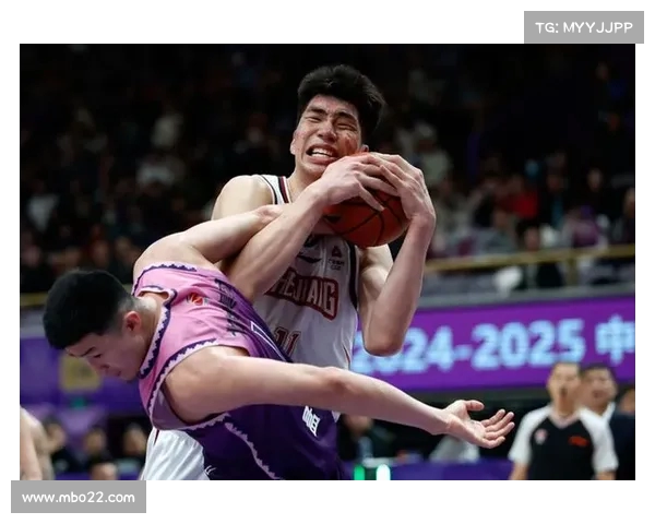 付政浩透露余嘉豪与浙江A类合同剩余一年 父亲正在与俱乐部沟通放行事宜 付政浩透露余嘉豪与浙江A类合同剩余一年 父亲正在与俱乐部沟通放行事宜